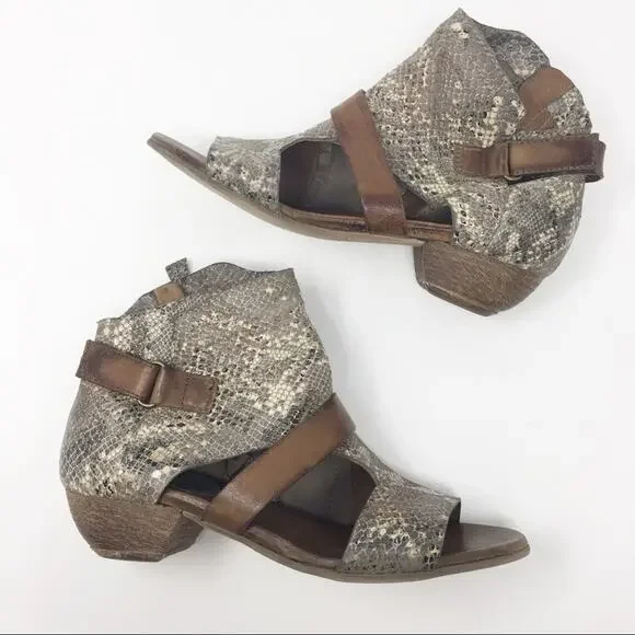 Miz Mooz corgan peep toe snake print sandal 8 - Picture 2 of 6